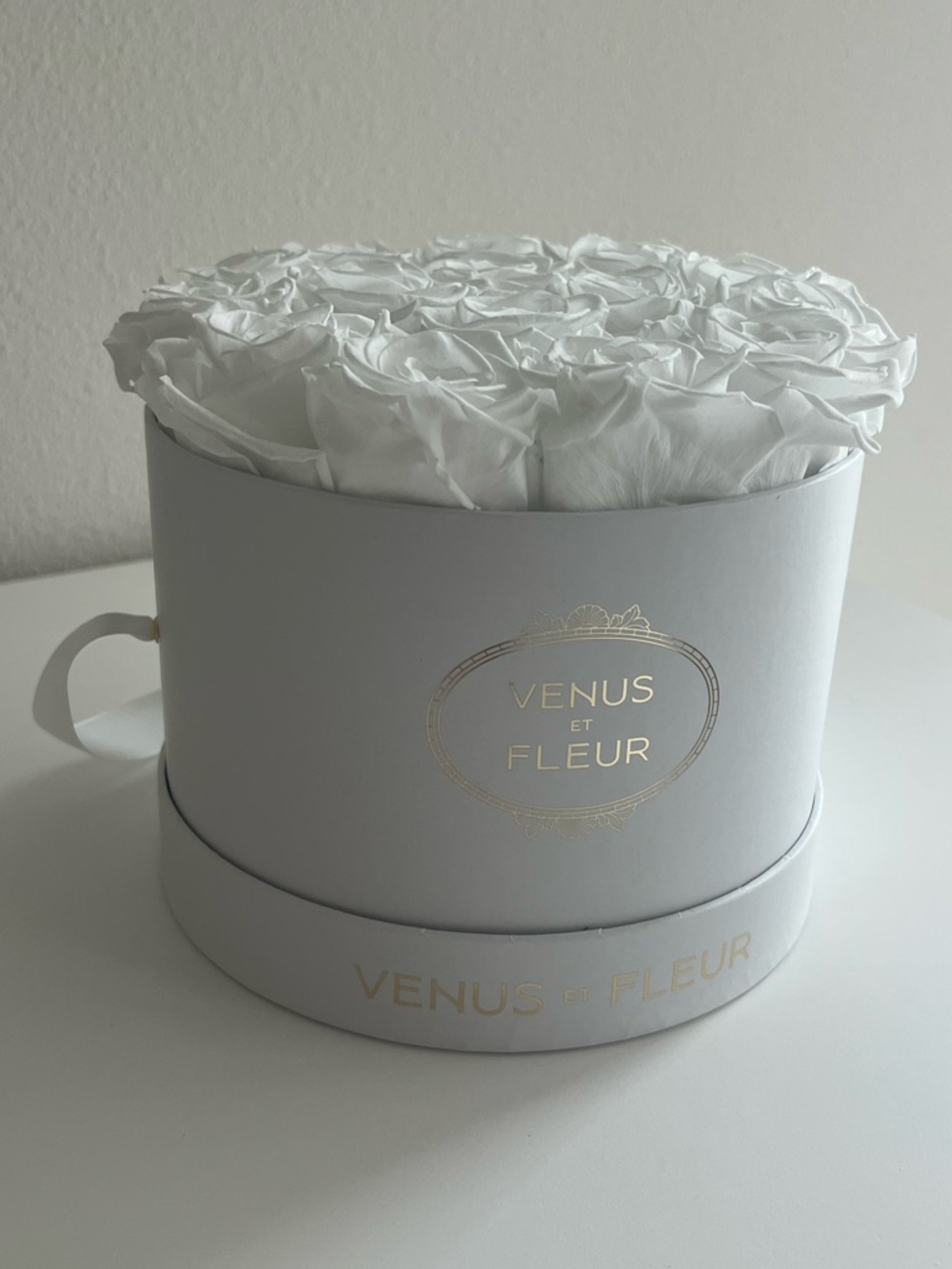Venus et Fleur small round roses hat box